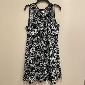 MSK Dress - Black and White Sleeveless Dress w/B&W sequence - Size 14